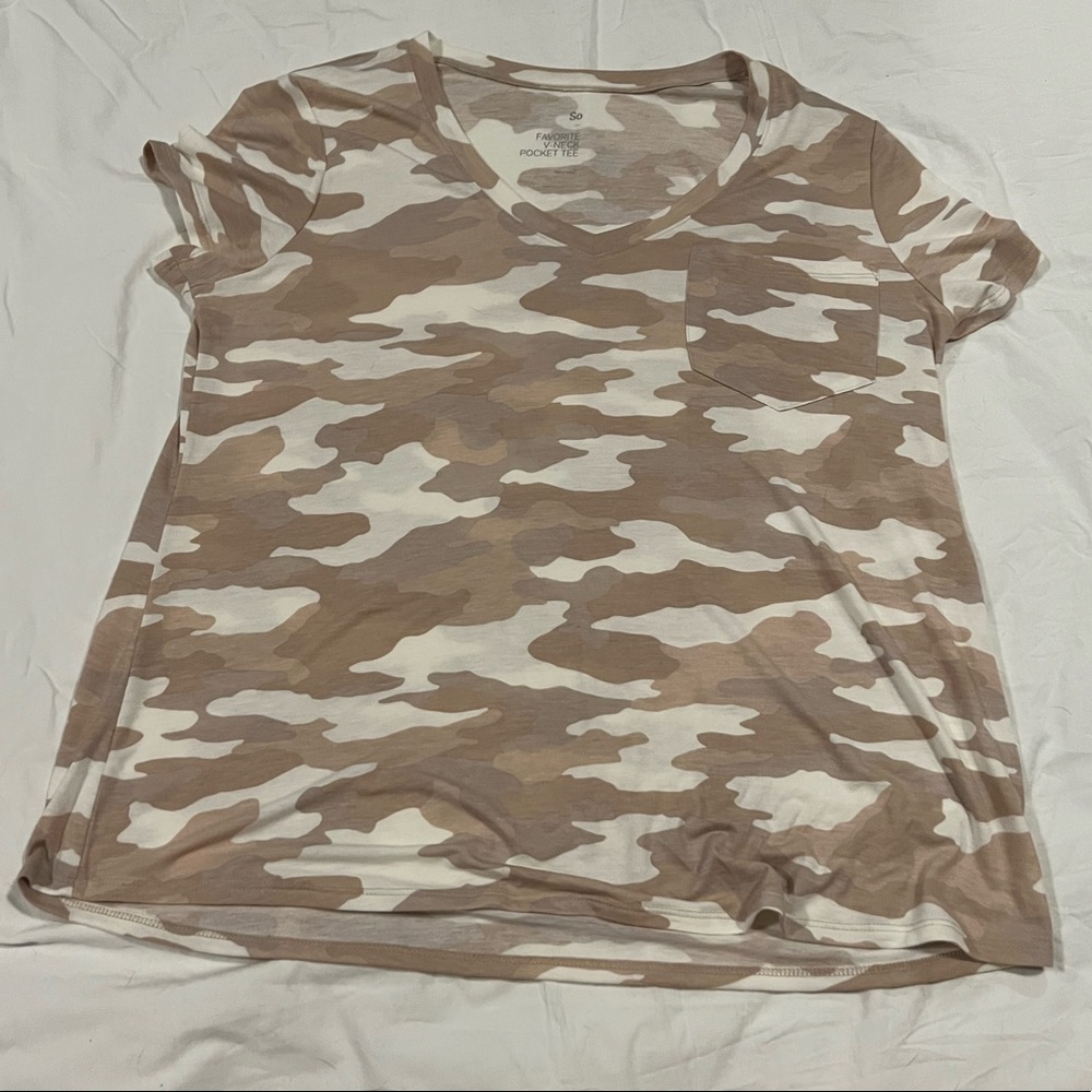 Vneck Tshirt size large never worn